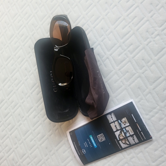Gucci Brown Sunglasses with Case - Picture 1 of 10